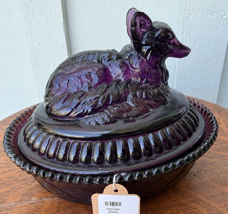 Kemple Glass Fox on Nest