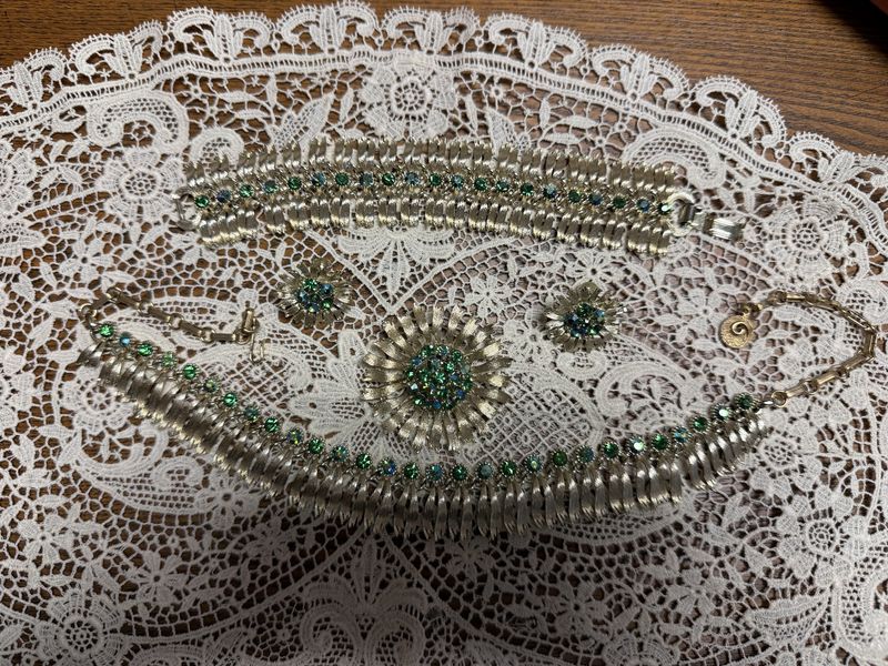 Stunning Egyptian Revival Green Sparkling Parure by Lisner NO CASE
