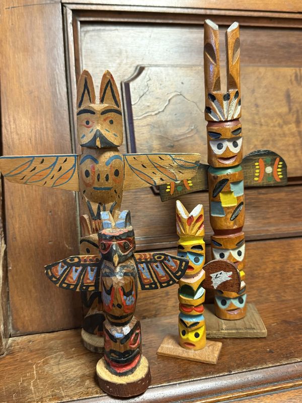 Handmade Hand Painted Wooden  Souvenir Totem Wood Carving