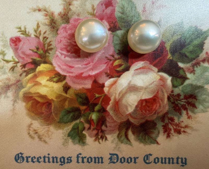 Pearl Post Earrings Cream Pillow