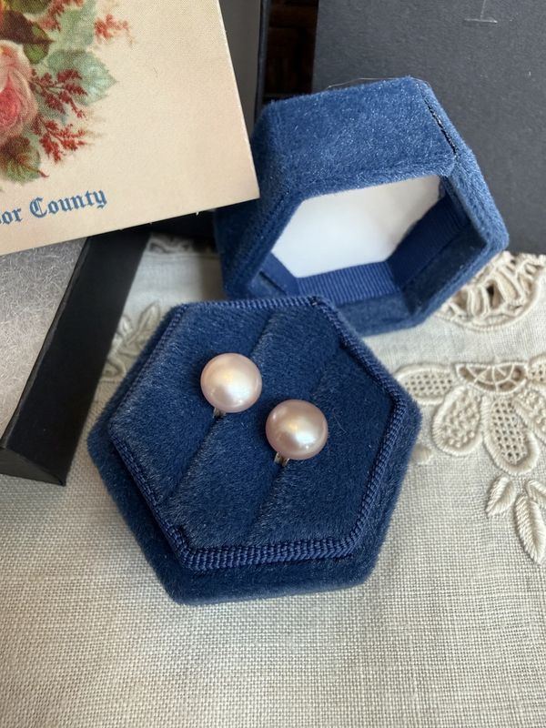 Light Pink/Mauve Pearl Stud Earrings 1/4"