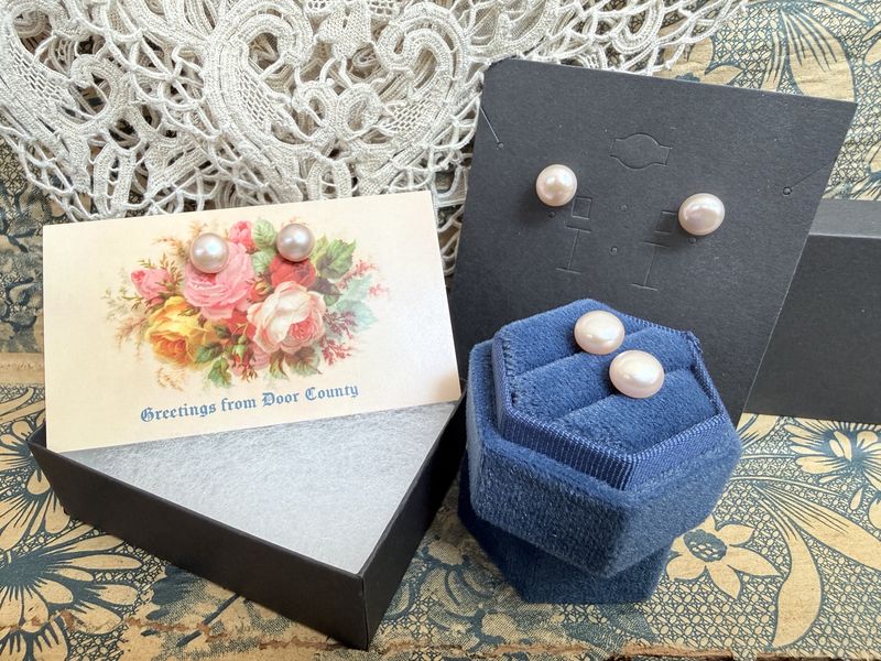 Light Peach Tint Pearl Post Earrings 3/8"
