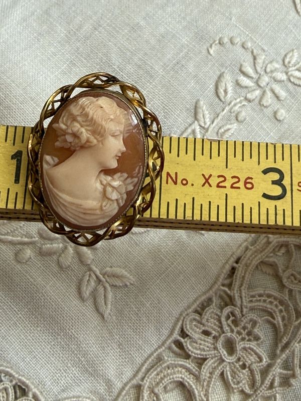 Natural Shell Carved Cameo in Goldtone Bezel Edwardian