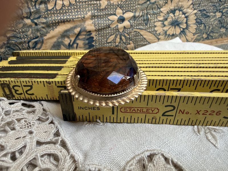 Vintage Amber Glass Cameo Brooch
