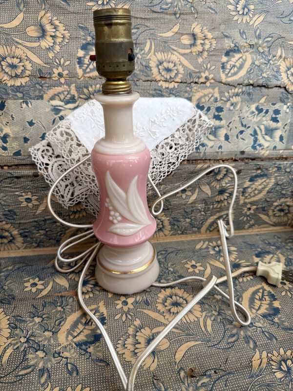 Alladin 1930s Glass Alacite Glass Lamp Working Lily