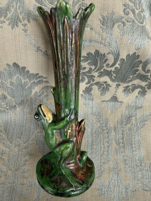 Weller Rare Pottery Coppertone Frog Vase