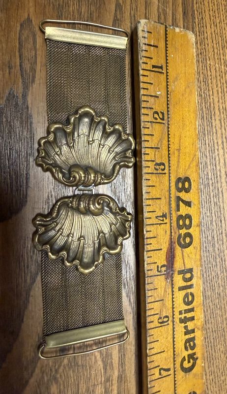 Romantic Period Shell Motif Mesh Belt Buckle-Metal