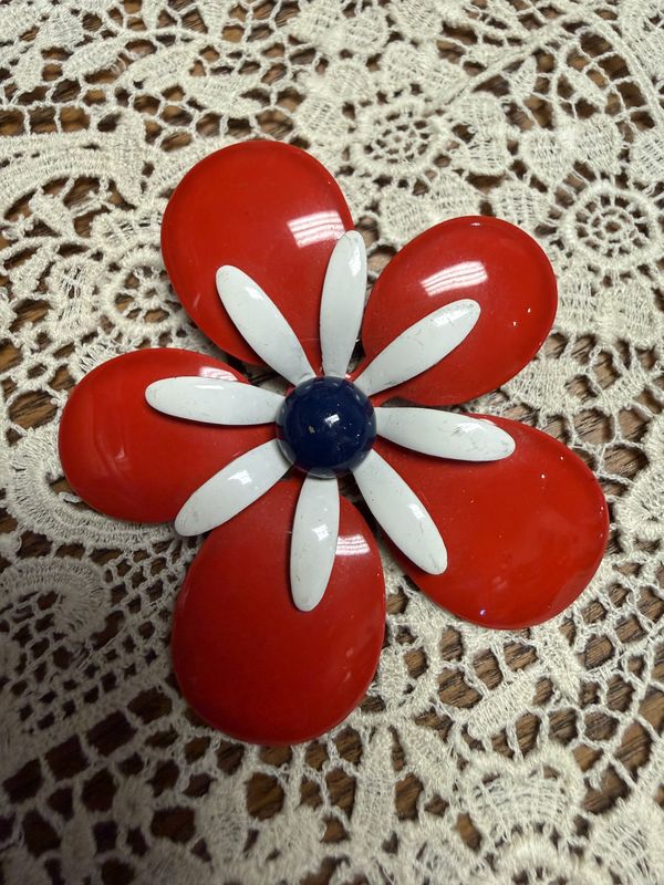 Vintage Mid century Enamel Painted Patriotic Flower Brooch  3