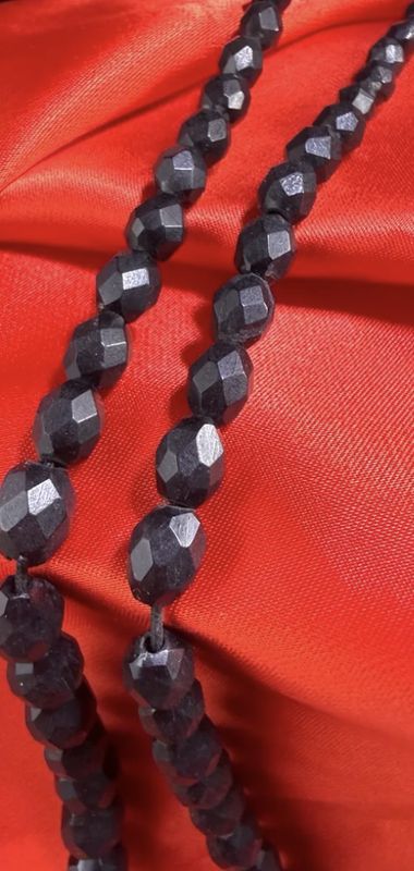 Victorian Jet Graduated Bead Necklace with Screw Clasp