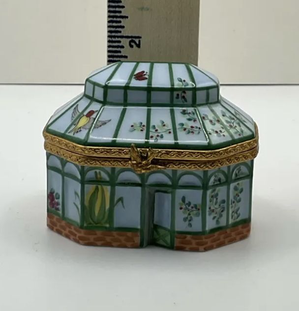 Limoges Peint Main Garden Theme Trinket Box Green House w/Waterlng Can
