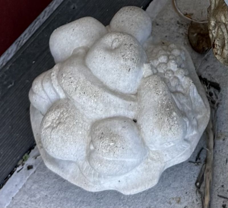 Small Concrete Corbeille de Fruits Garden Decor