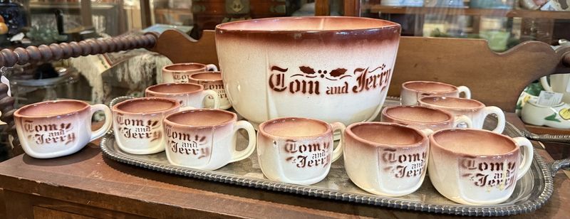 California Pottery Tom &amp; Jerry Christmas Drink Punch Bowl and Mugs