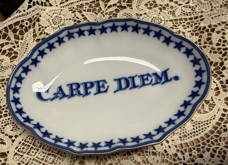 Carpe Diem Trinket or Soap Dish Mottahedeh Porcelain Portugal