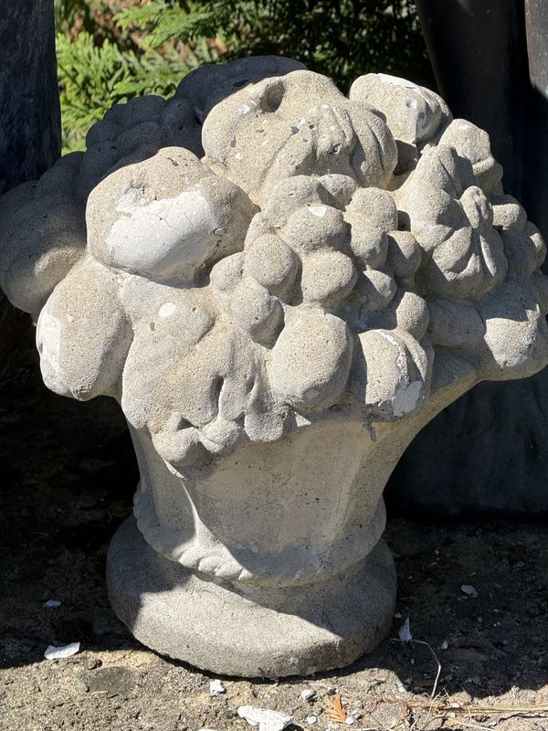 Corbeille De Fleurs/Fruits Concrete Basket of Fruits 2