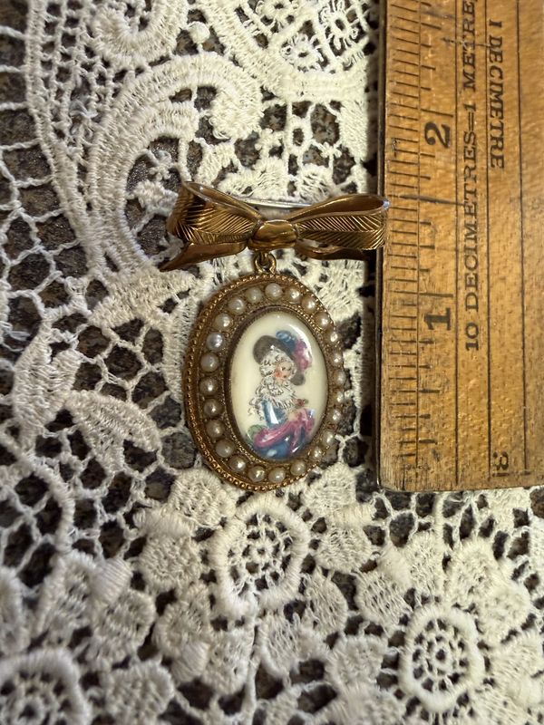TLM Vintage Convex Glass Portait Brooch