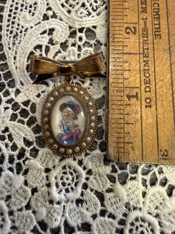 TLM Vintage Convex Glass Portait Brooch