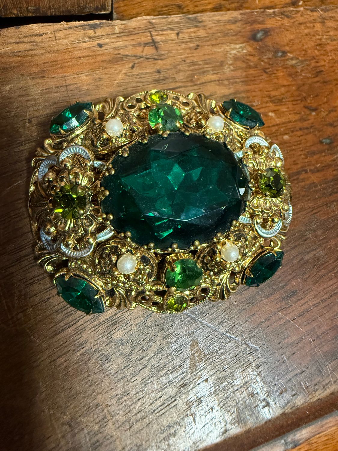 Vintage Emerald Green Glass Rhinestone Brooch