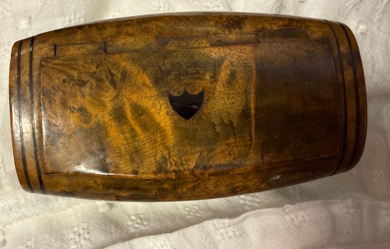 Burled Hinged Snuff Box English Victorian