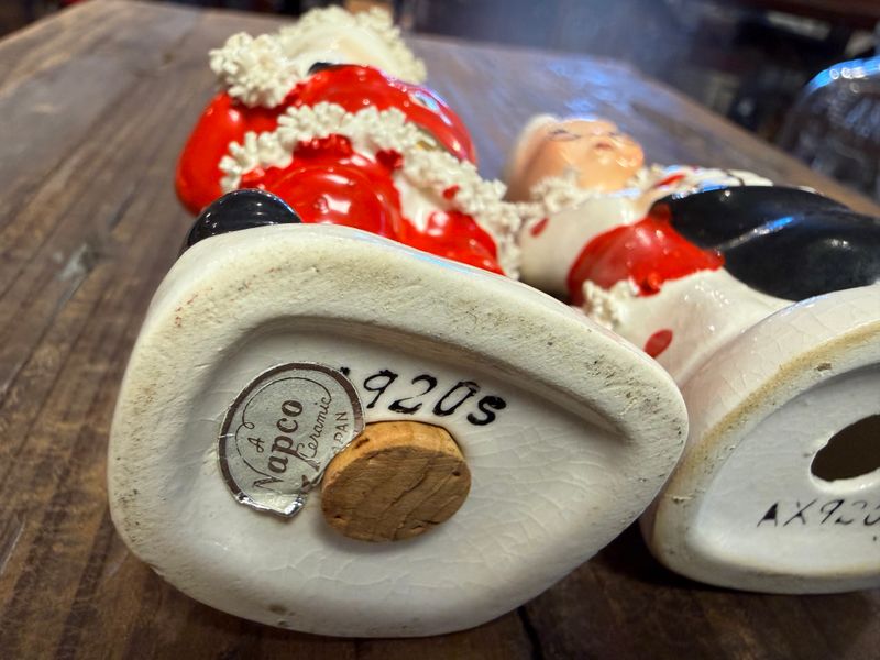 Napco Vintage Ceramic  Santa and Mrs. Claus Salt &amp; Pepper