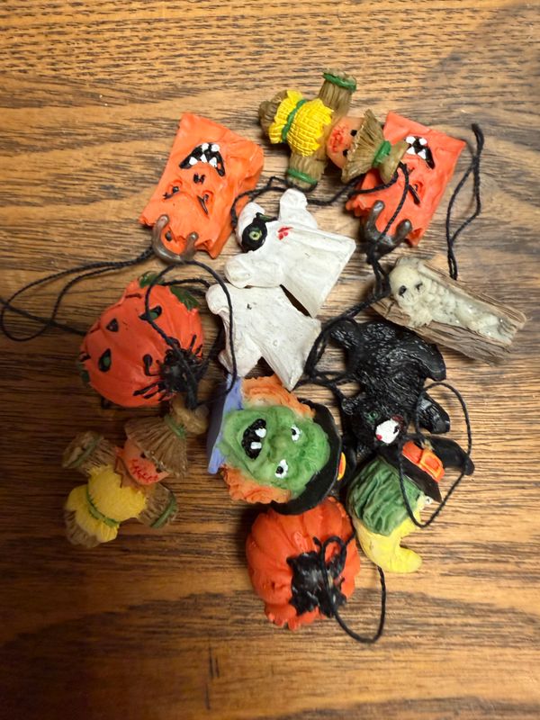 #73 Mini Halloween Trinket Ornaments EACH