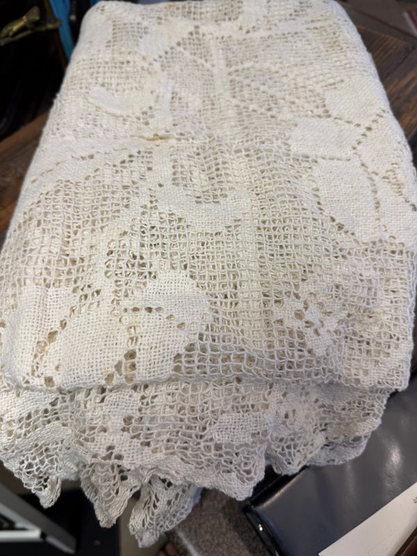 Rect.Filet Lace Tablecloth Topper Ecru 72" X 90" Issues (for craft or repair)