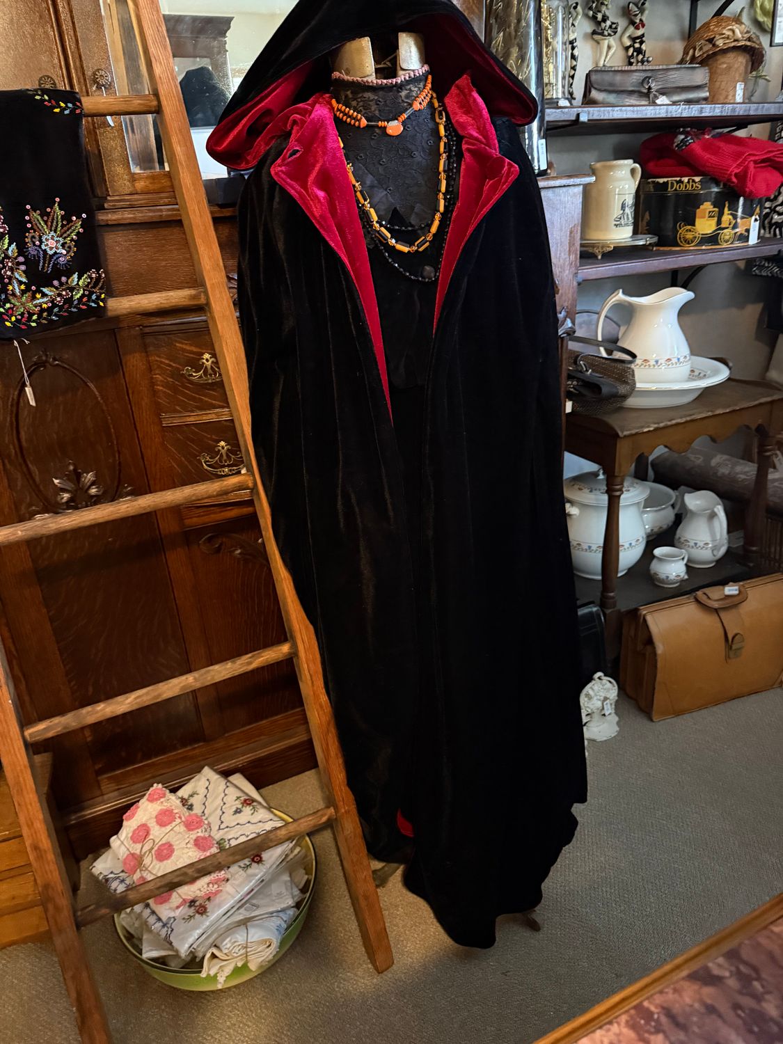 Red/Black Velvet Floor Length Opera Cape