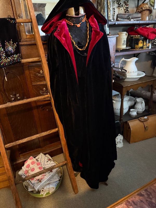 Red/Black Velvet Floor Length Opera Cape