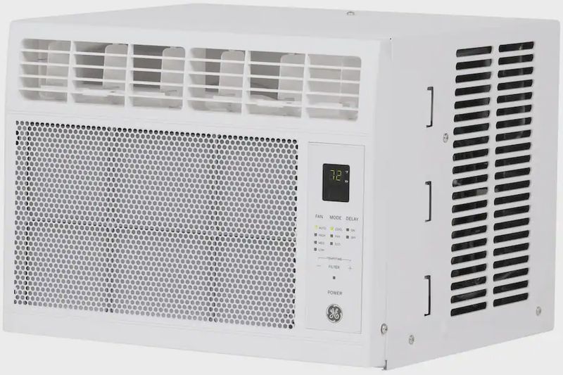 GE - 150 Sq. Ft 5000 BTU Window Air Conditioner