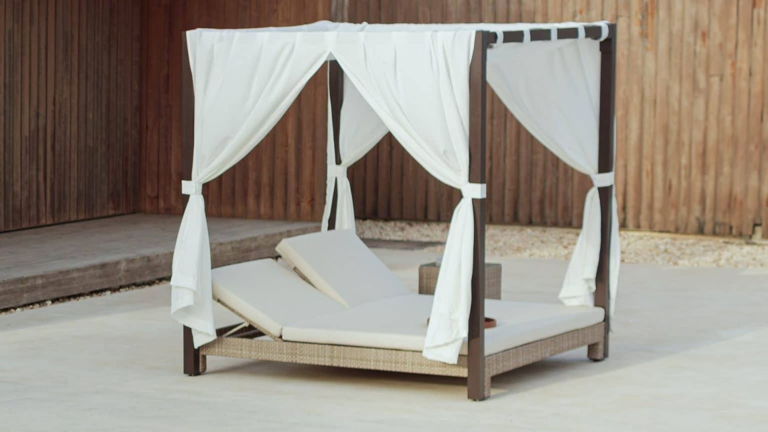 SKYLINE DESIGN PALOMA  DOUBLE BED CABANA