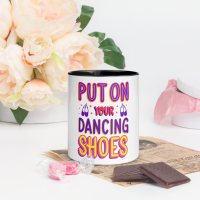 Mug à intérieur coloré 'Put on your dancing shoes'