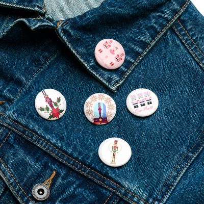 ​Set of pin buttons