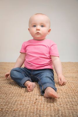 Larkwood Biologisch Baby t-shirt, ronde hals, korte mouwen.