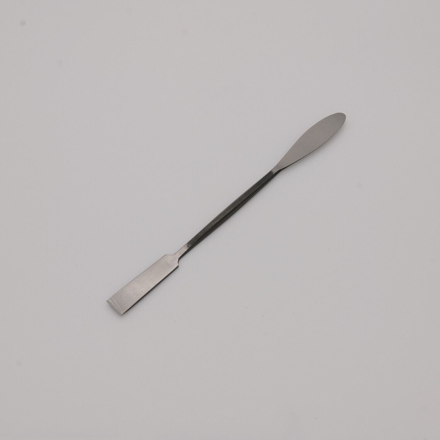 Spatola in acciaio artigianale per gesso