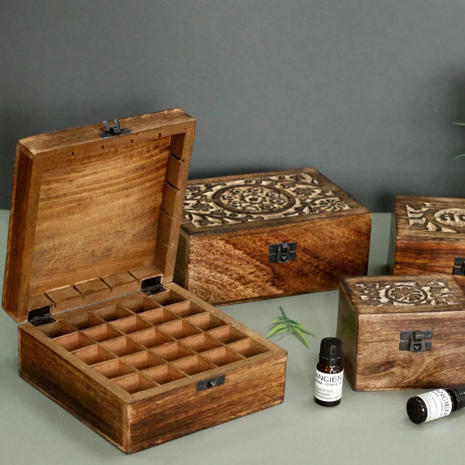 Aromatherapy essential oil storage Box holds 24 bottles of essential oil, handmade carved wooden box made from mango wood