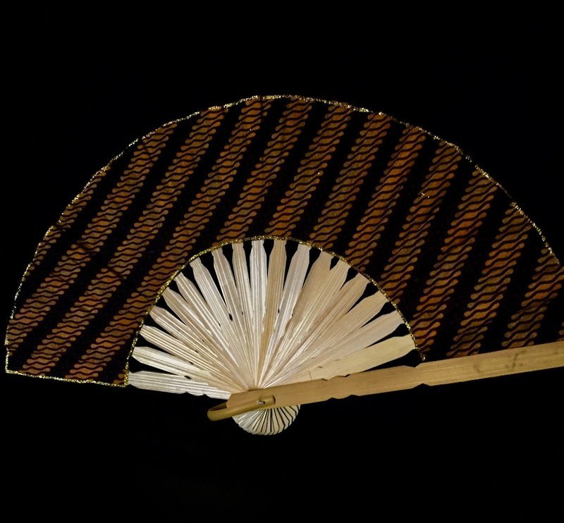 Batik Fan/Brown Gold