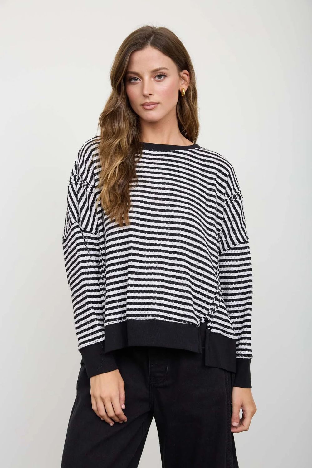 Round neckline LS drip shoulder top