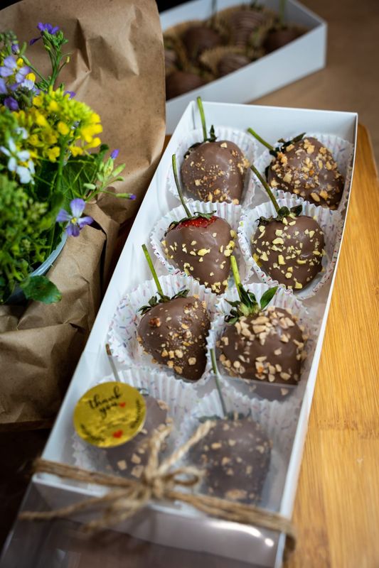 Chocolate Covered Strawberries (Nuts)