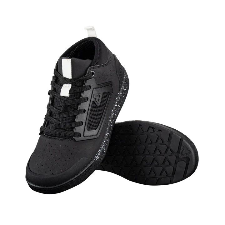 LEATT SHOE 3.0 FLAT BLACK