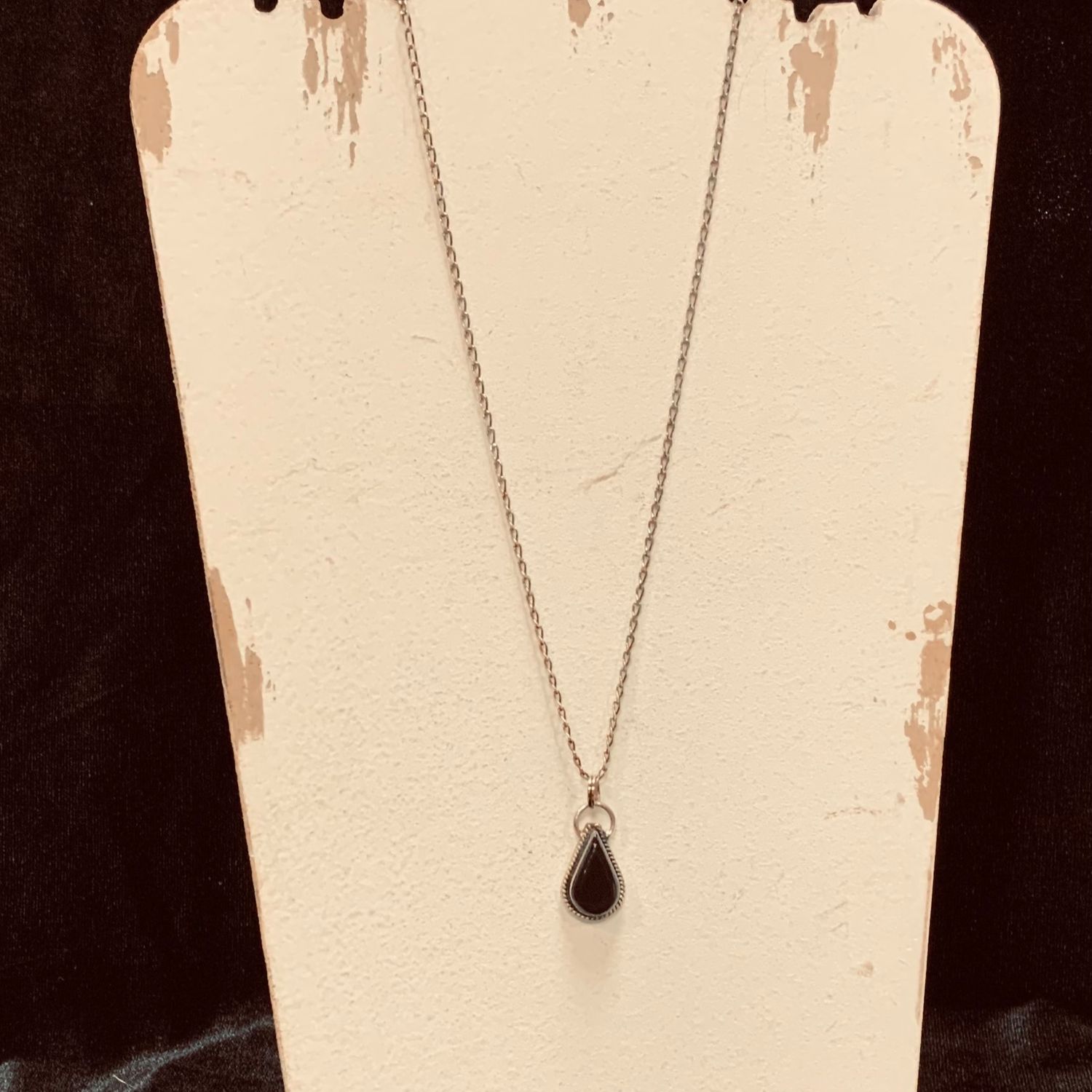 NECKLACE ONYX TEARDROP T315OX