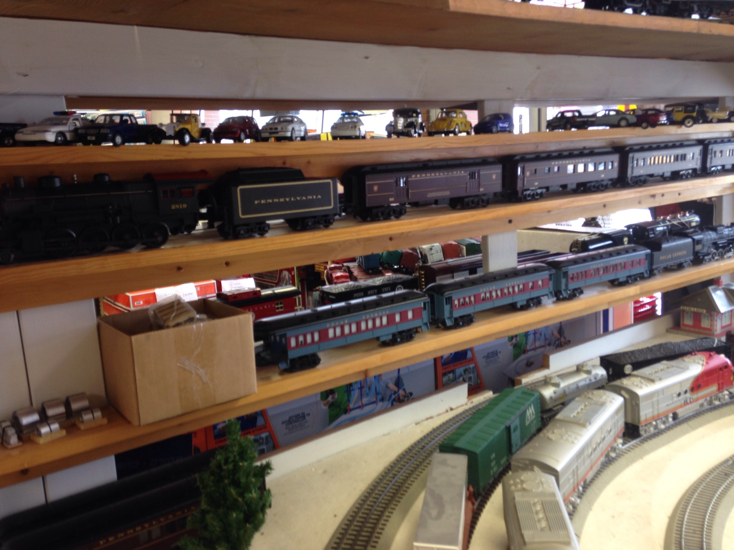 MTH Pennsylvania 2-8-0 Steam Locomotive/Tender (passenger) PS3 (have 6 Madison passenger cars for additional cost) MTH Pennsylvania 2-8-0 Steam Locomotive/Tender (passenger) PS3 (have 6 Madison passenger cars for additional cost)