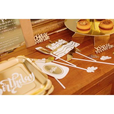 Kit Photobooth Happy Birthday Papier Or et Blanc 10pcs