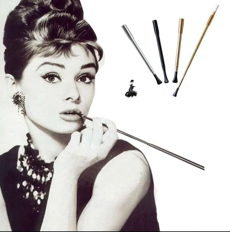 Long cigarette holder, Colour: Black