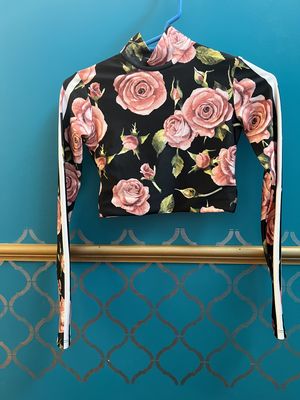 Rose long sleeve crop top