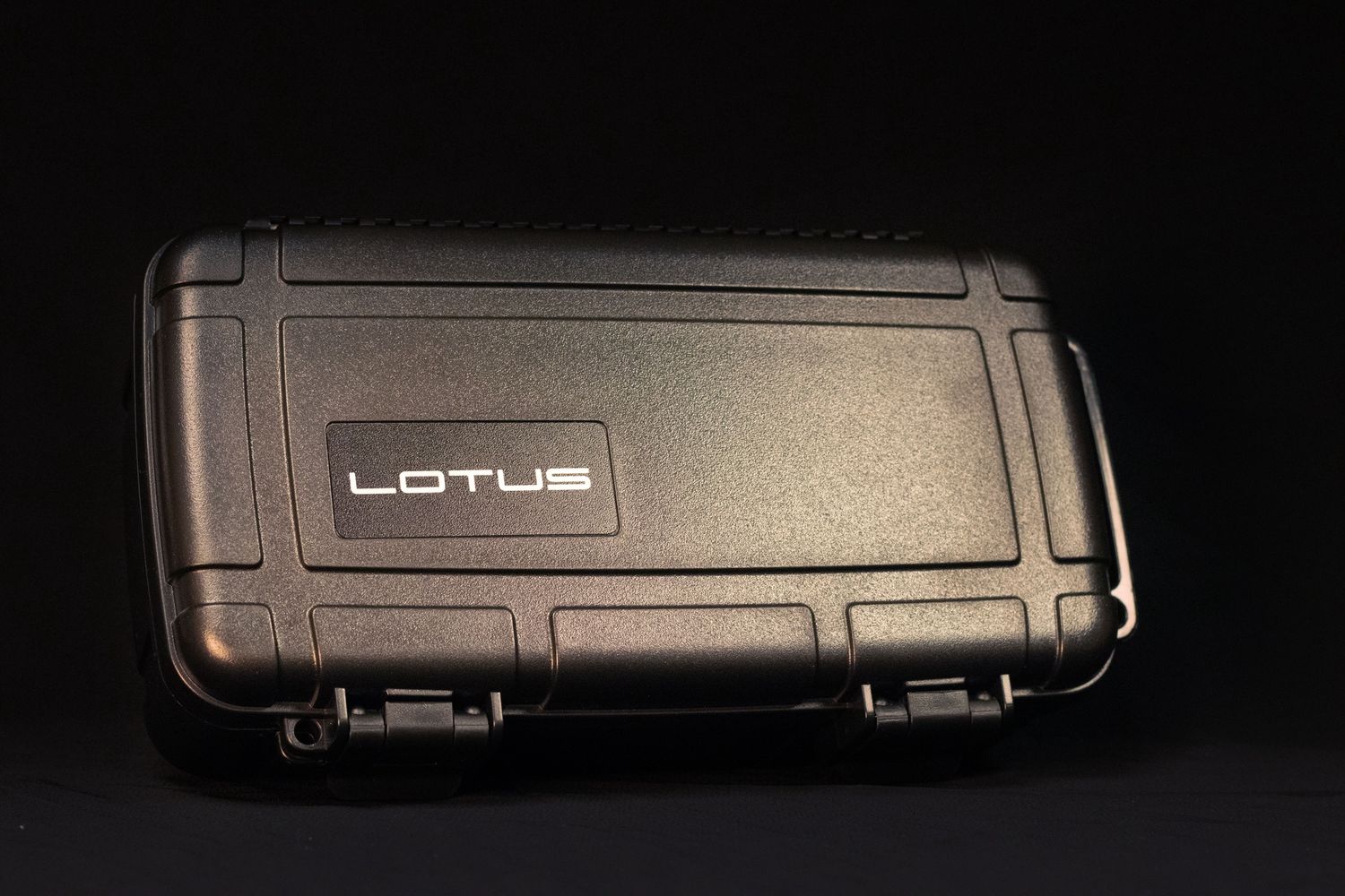 Lotus 15ct Travel Humidor Black
