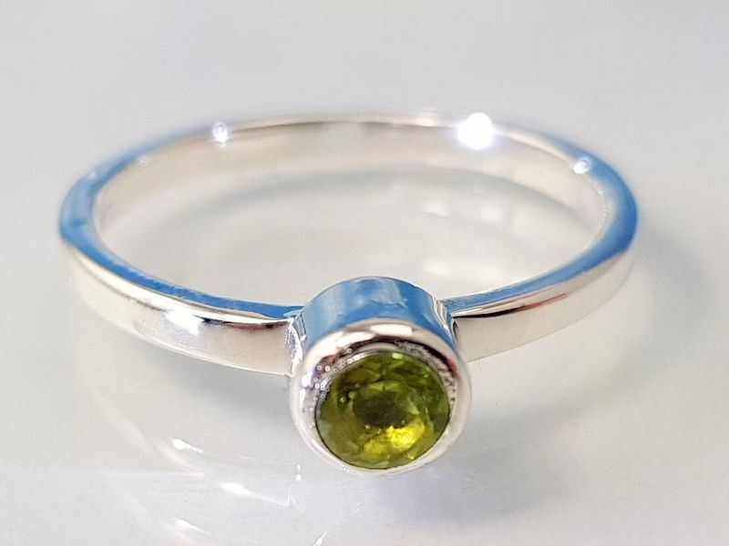 Ring peridot 925 silver Stacking ring