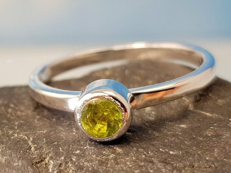 Ring peridot 925 silver Stacking ring