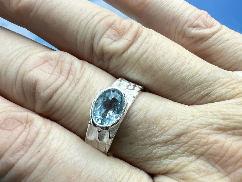 Ring blue topaz faceted silver