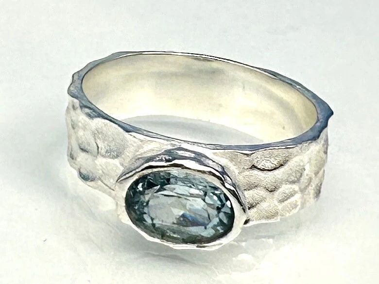 Ring blue topaz faceted silver