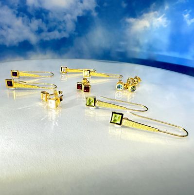 Gold ear jewellery