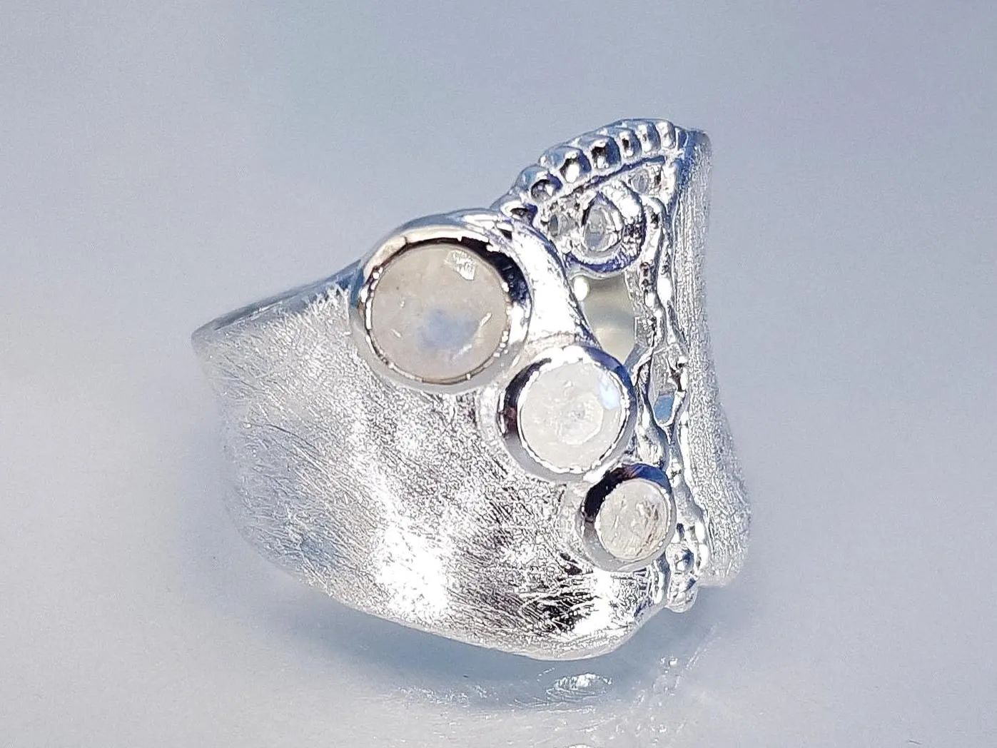 Ring moonstone sterling silver